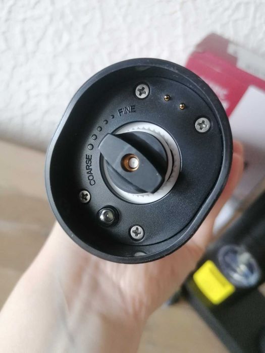 Набір електричних млинів для солі та перцю