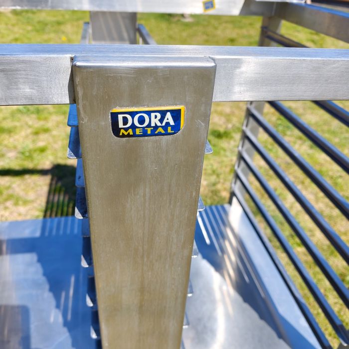 Podstawa pod piece gastronomiczne firmy Dora Metal