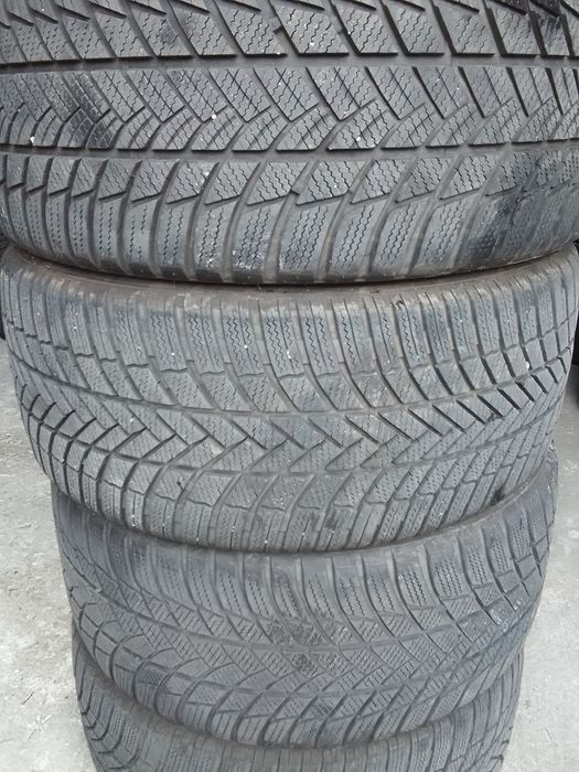 Cena za 4 Opony zimowe 245/40r18 BRIDGESTONE