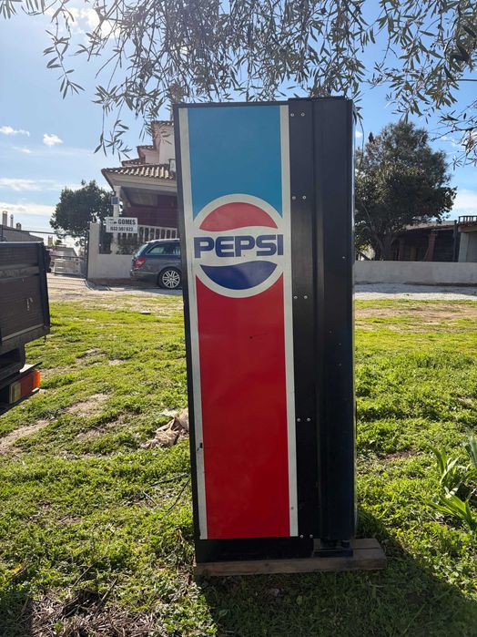 Máquina de venda de bebidas automática