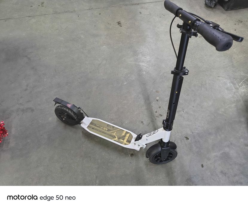 Hulajnoga Regulowana Pompowane Koła 200 mm NILS EXTREME