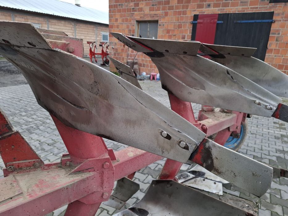 Sprzedam pług obrotowy 4 skinów NAUD