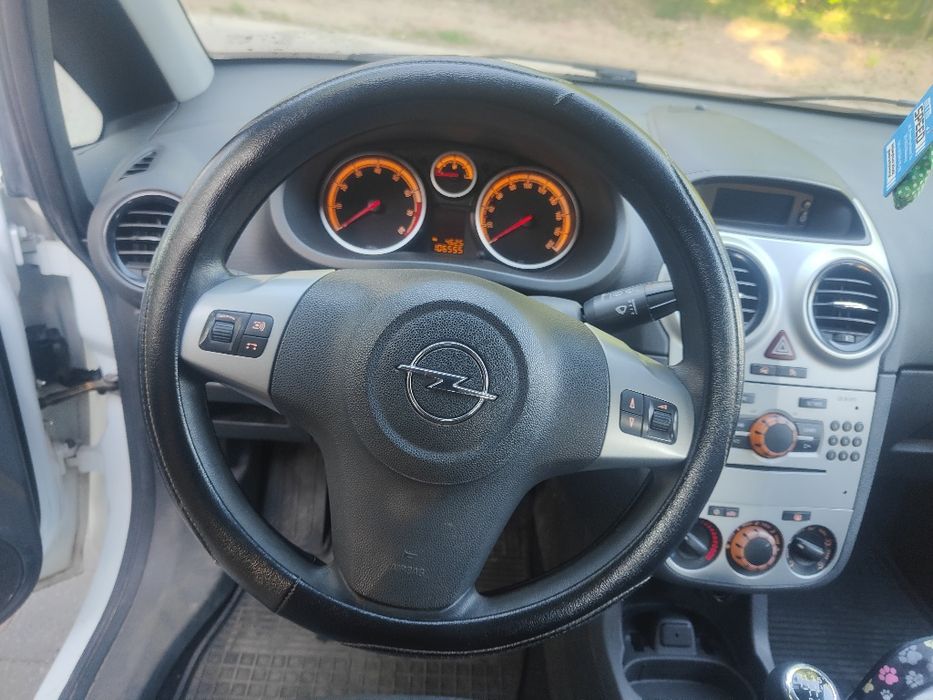 OPEL Corsa D lift 1,2 86 KM 2012 klima TYLKO 107 tys.km