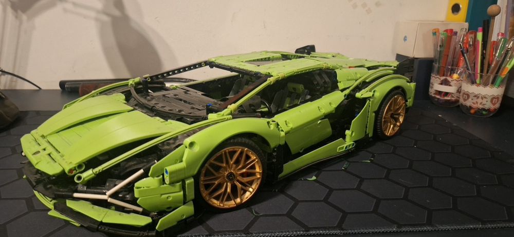 Lego technic Lamborghini Sian