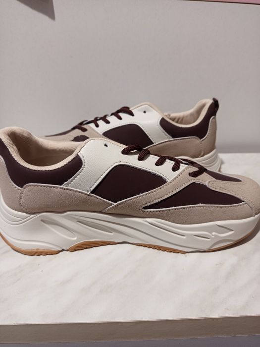 Жіночі кросівки з натуральної шкіри