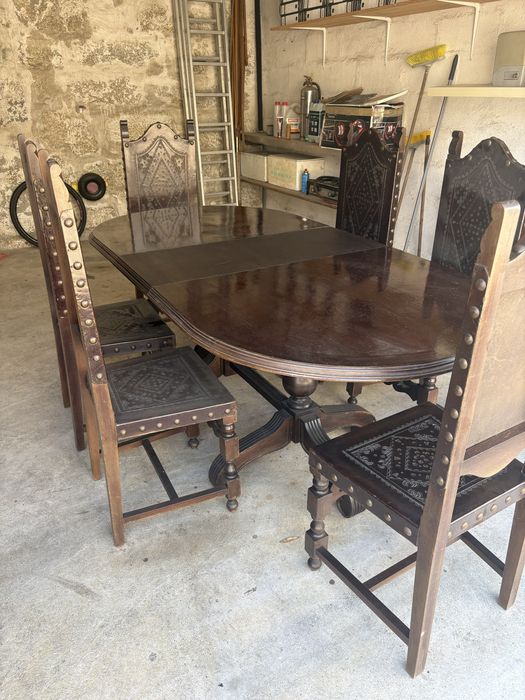 Conjunto mesa de sala e cadeiras