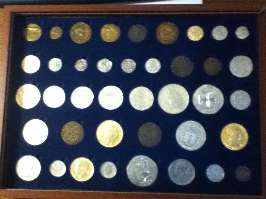 Moedas e Notas de Nossa História - - - - - Colecção