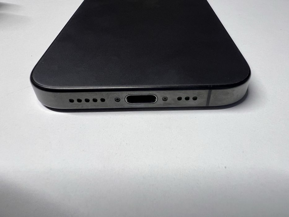 Продам айфон 15 про 128