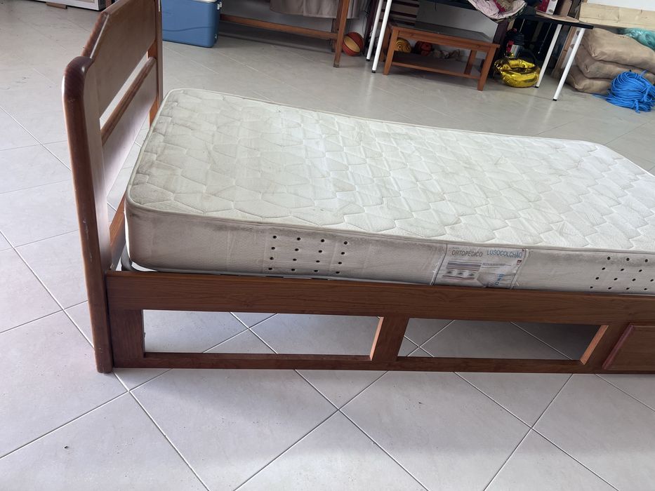Cama de corpo e meio