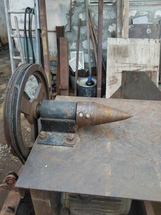 Дровокол електричний