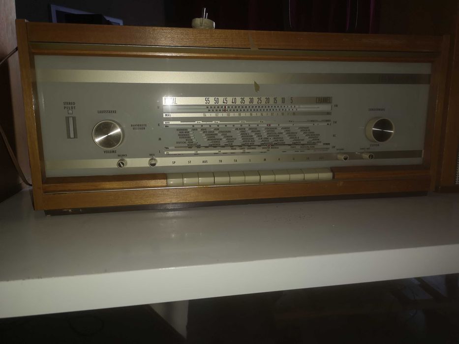 Radio Antigo Alemão Loewe Opta