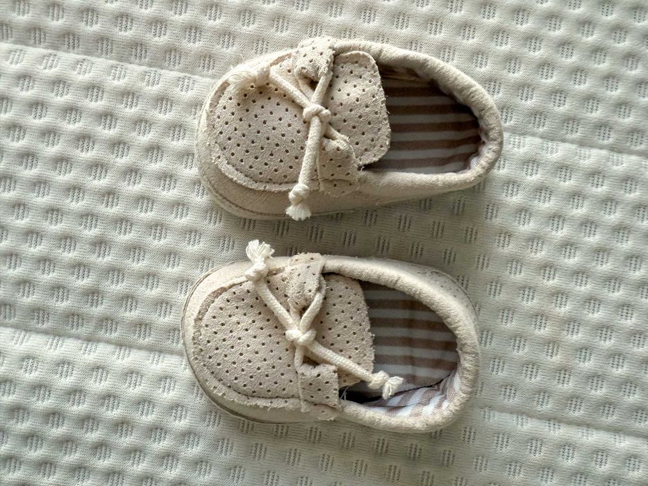 Buciki niemowlęce - beżowe mokasyny