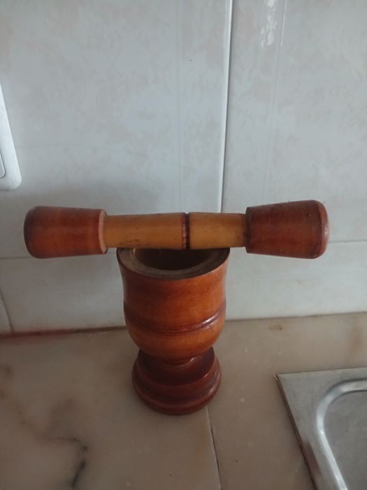 Almofariz brasileiro feito à  mão