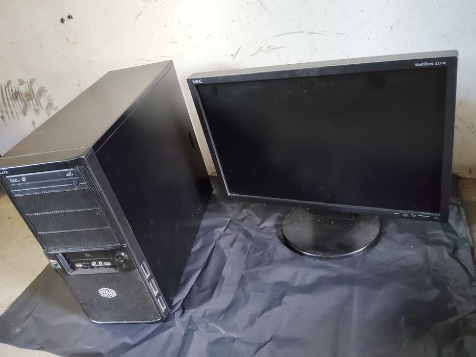 Witam sprzedam komputer stacjonar za 10 lit benzynyny z głośnikami i k