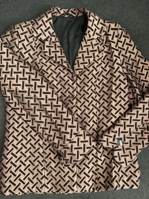 Kurtka , żakiet, spodnie, bluzka, sweterek . Paka ubran.