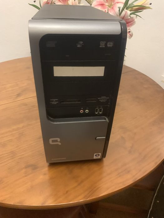 Computador Torre marca Compaq