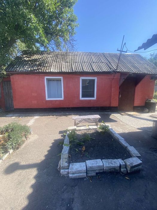 Продаж. 1/2 будинку в тихому центрі ( район Астри)