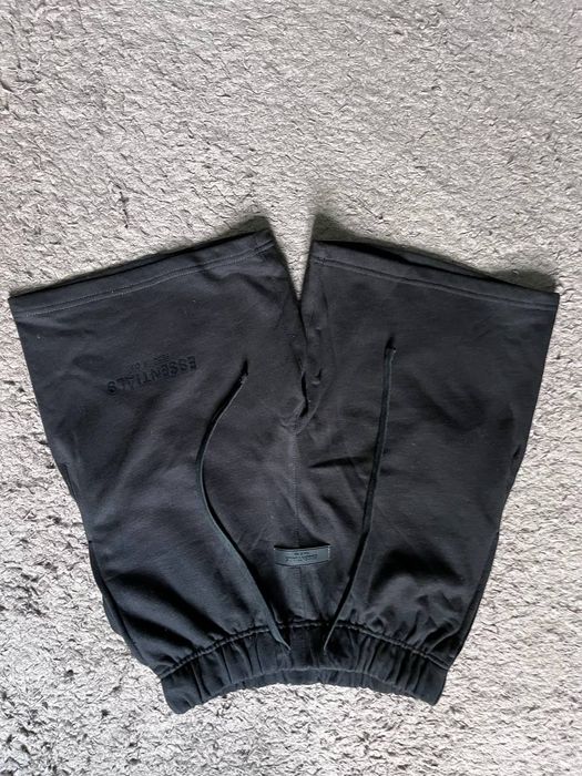 Шорти essentials