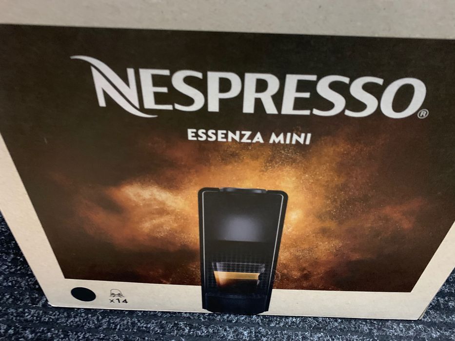 Ekspres nespresso essenza mini czar