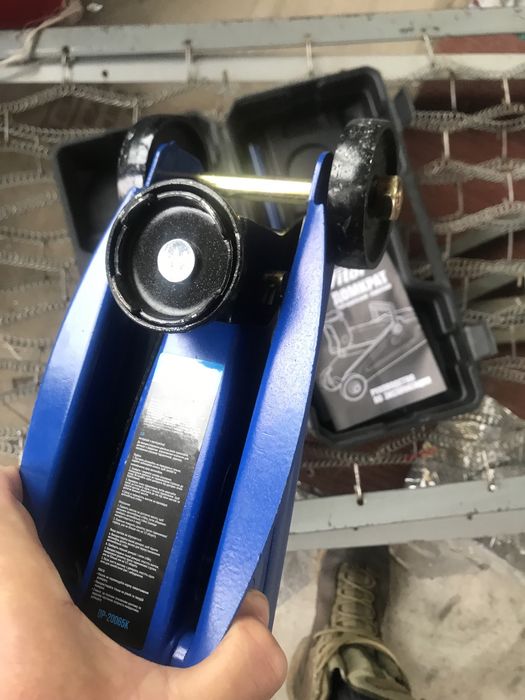 Домкрат Vitol новий