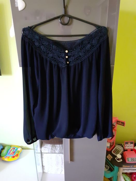 Piękna, elegancka bluzka