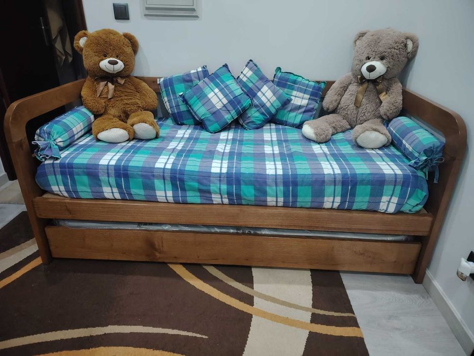 Cama de estúdio de madeira
