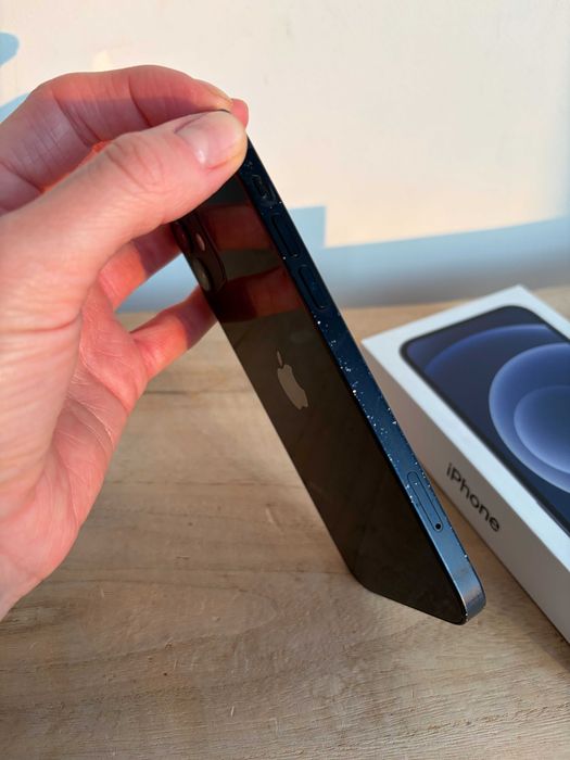 Iphone 12, bateria 79%, biały