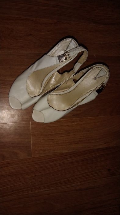 Продам взуття жіноче