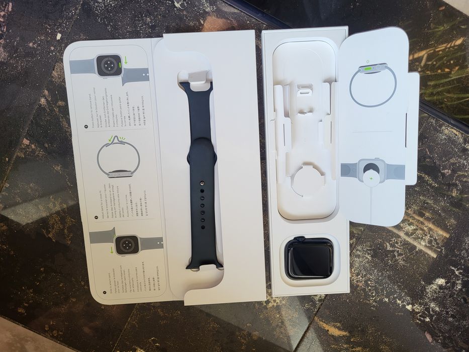 Apple Watch SE 44mm kolor północy