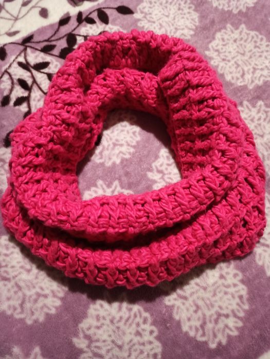 Шарф хомут вязаный яркий розовый шарф-хомут яскравий рожевий