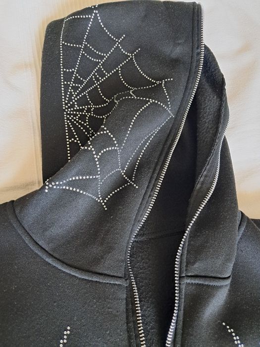 Czarna bluza z kryształkami