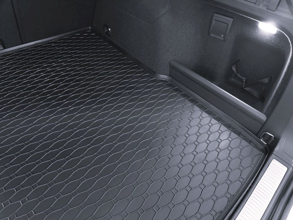 Гумовий Коврик Фольксваген в багажник   килимок  VW Чехія,  резиновий