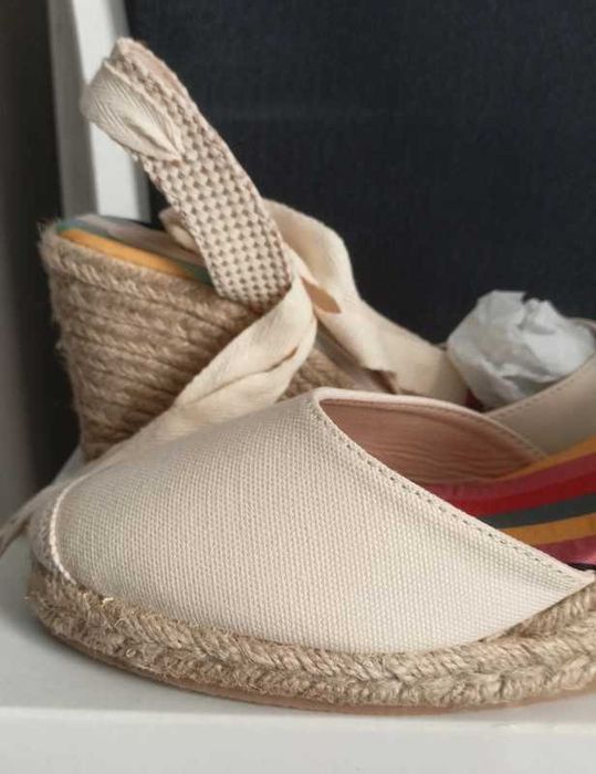 Deichmann Graceland kremowe espadryle wiązane etno folk koturna juta