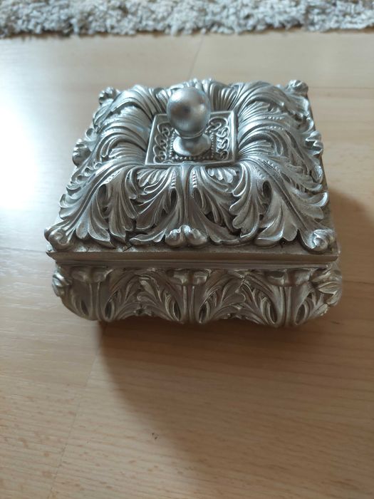 Szkatułka, etui na pierścionki, precjoza