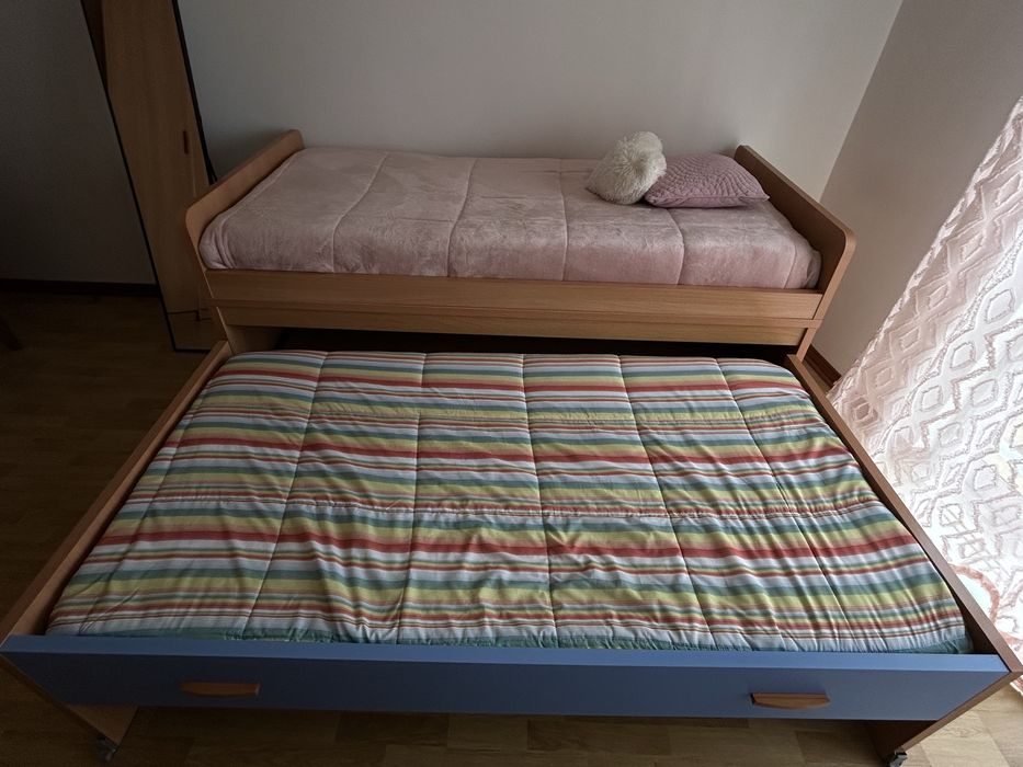 Mobiliário de quarto (dupla cama+secretária+cadeira)