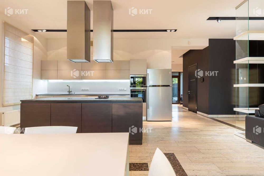 Будинок з басейном,Флоринка, Поряд Олексіївка ( Алексеевка ) 130140