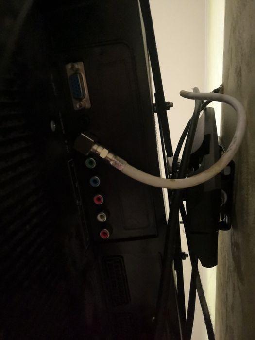 Телевізор 42дюйми  HITACHI