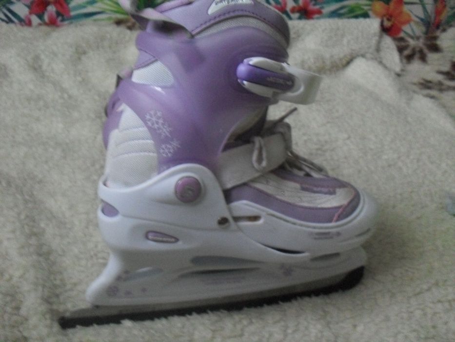 Sprzedam tanio łyżwy Figurowe i Hokejowe