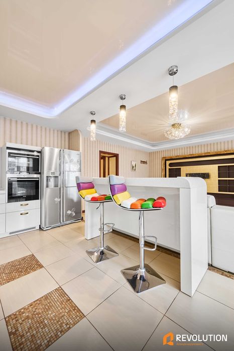 Без комісії%,Продаж 3к-ї ,вул.Тарасівська 21,Центр,м.Олімпійська
