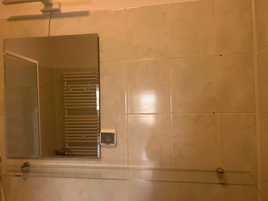 Lustro łazienkowe 50 •60 z oświetleniem i półką szklaną
