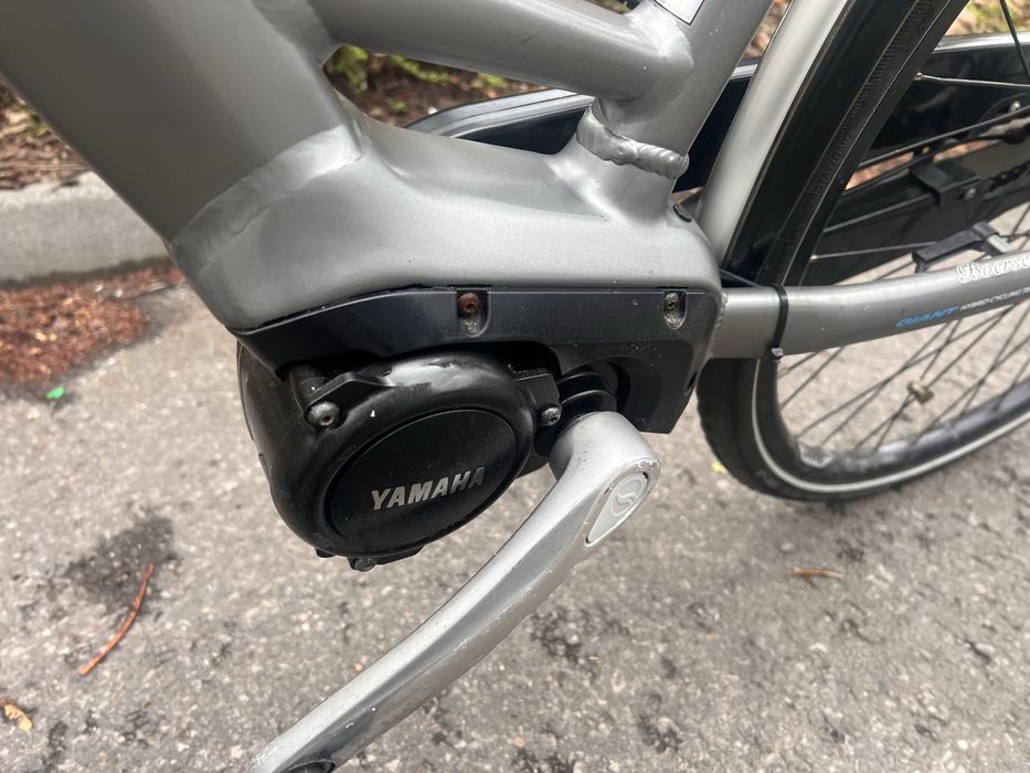 Rower elektryczny GIANT PRIME 400WH z silnikiem centralnym YAMAHA /A