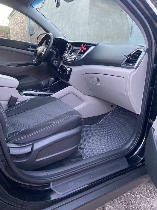 Hyundai Tucson Limited 2.0 2016 автомобіль