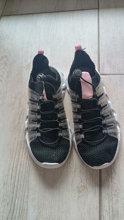 Buty sportowe dziewczęce Bartek 35
