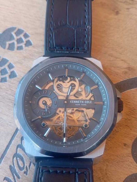 segue para venda: relógio Kenneth Cole Automático Esqueleto.