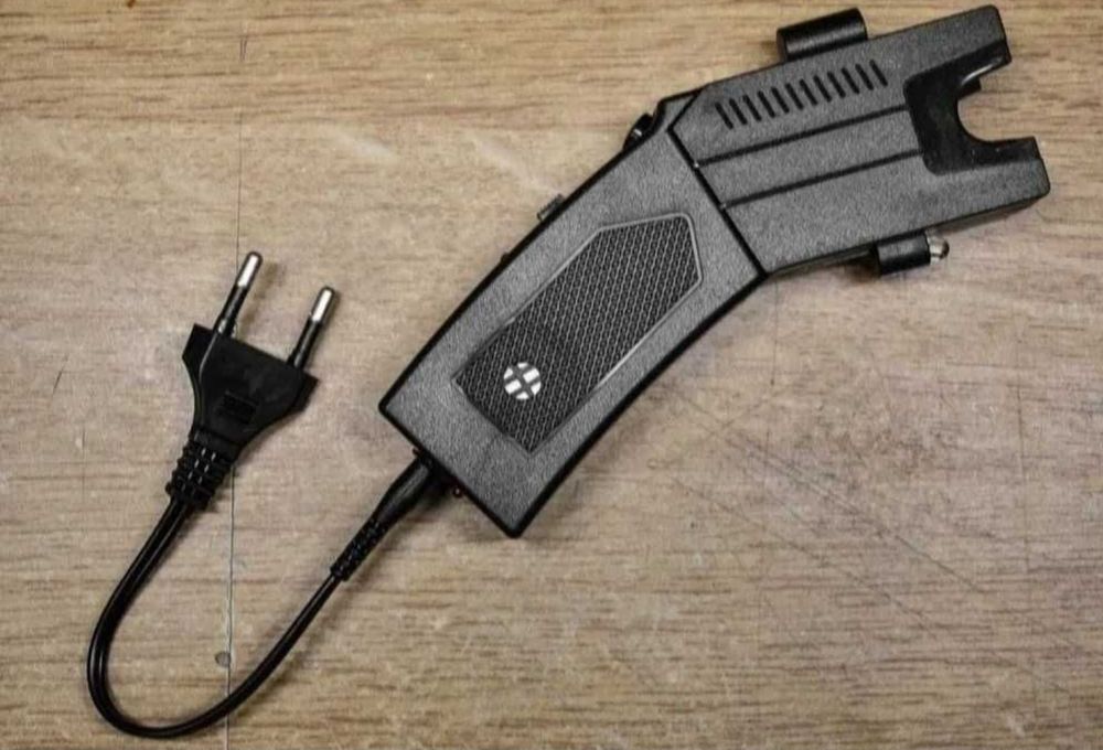 Paralizator Blackfire Blaster Black TASER Strzelający Elektrodami
