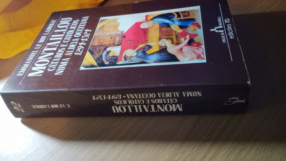 Livro antigo história