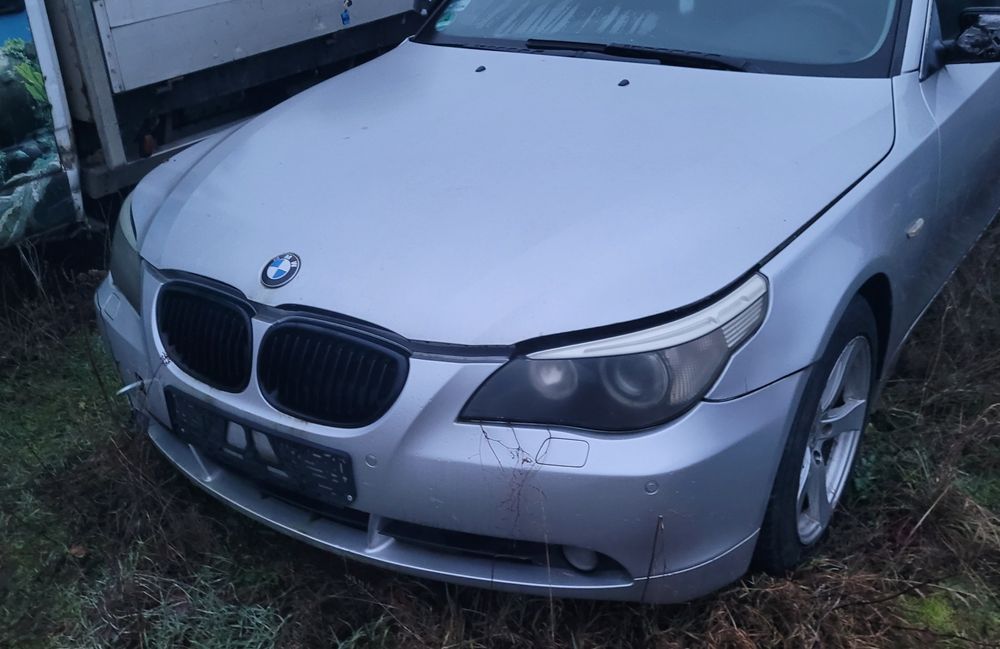 Kompletny przód Europa xenon BMW  5 e60 maska lampa błotniki pas przed