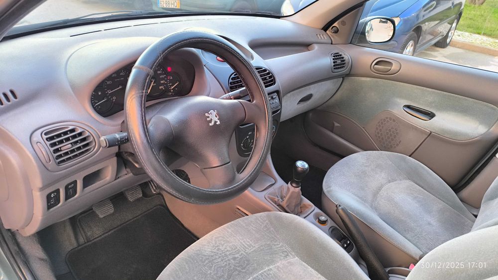 Peugeot 206 1.1 muito bom estado geral