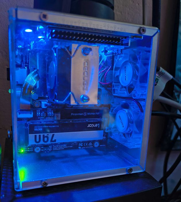 Obudowa SunFounder Pironman 5 do Raspberry Pi 5 (OLED, RGB, Chłodzenie)