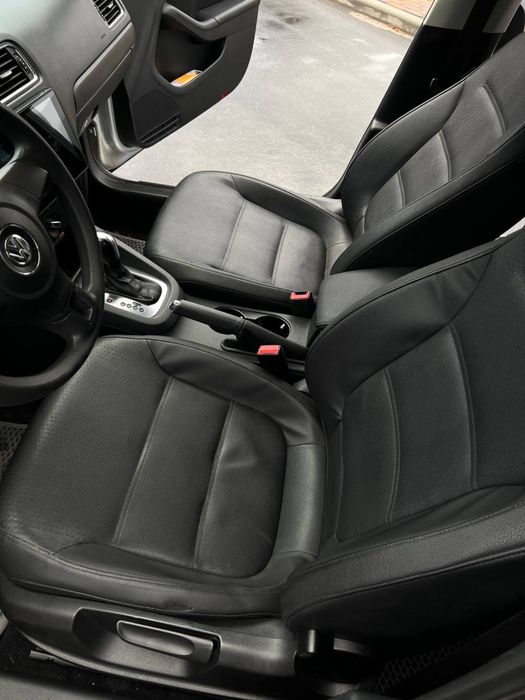 Продам volkswagen jetta 6 2,5 2011 технічно ідеальна